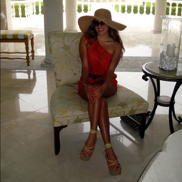 Beautiful Romper - Picture 4 of 7